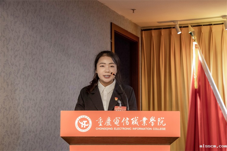 2.开幕会 何钡.jpg